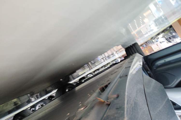 Used Lynk & Co Z10 2025 95 kWh 702 km All-Wheel Drive Intelligent Driving Ultra Left Side Sill