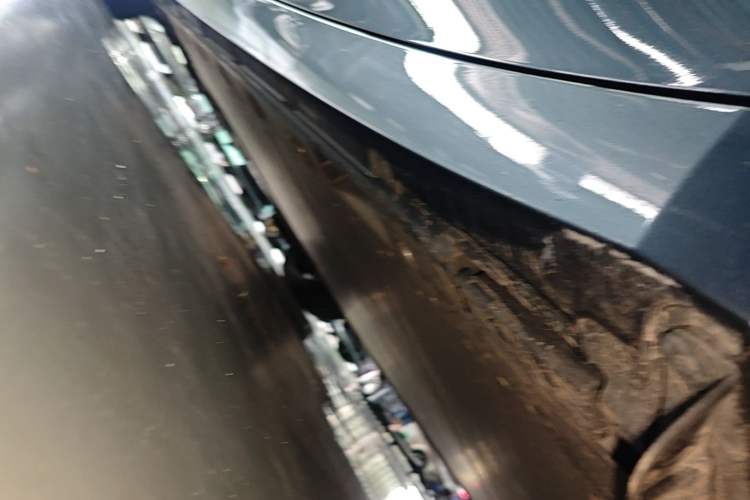 Used Lynk & Co Z10 2025 95 kWh 702 km All-Wheel Drive Intelligent Driving Ultra Left Side Sill