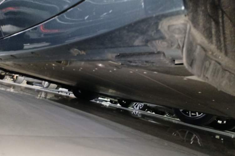 Used Lynk & Co Z10 2025 95 kWh 702 km All-Wheel Drive Intelligent Driving Ultra Left Side Sill