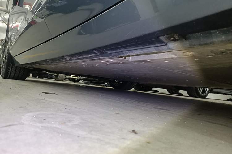 Used Lynk & Co Z10 2025 95 kWh 702 km All-Wheel Drive Intelligent Driving Ultra Left Side Sill
