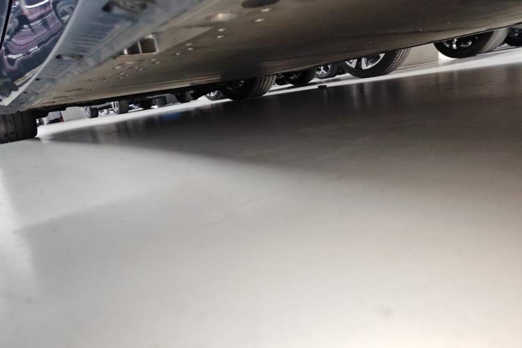 Used Lynk & Co Z10 2025 95 kWh 702 km All-Wheel Drive Intelligent Driving Ultra Left Side Sill