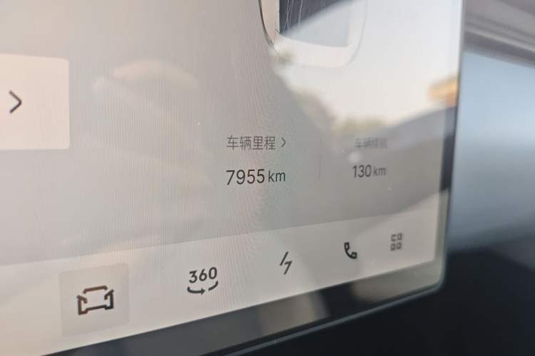 Used Lynk & Co Z10 2025 95 kWh 702 km All-Wheel Drive Intelligent Driving Ultra Odometer Close Up