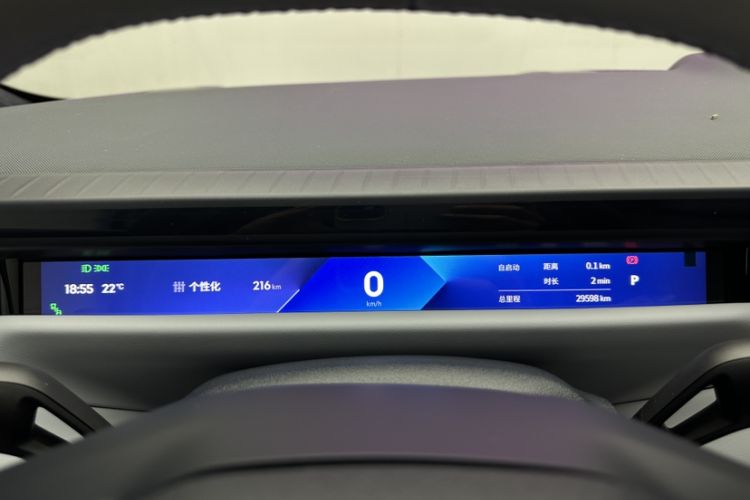 Used Lynk & Co Z10 2025 95 kWh 702 km All-Wheel Drive Intelligent Driving Ultra Odometer Close Up