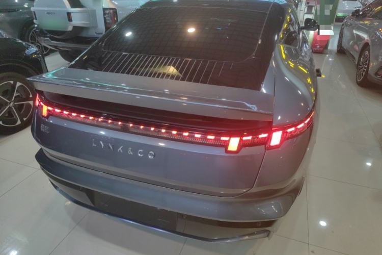 Used Lynk & Co Z10 2025 95 kWh 702 km All-Wheel Drive Intelligent Driving Ultra Rear Right 45 Deg