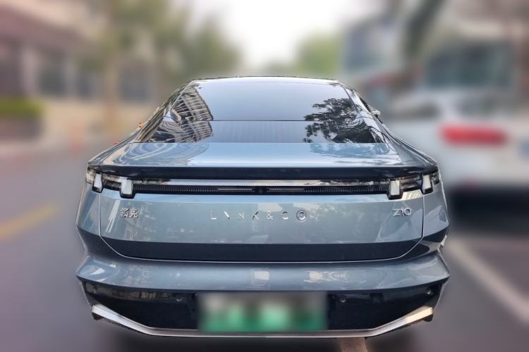 Used Lynk & Co Z10 2025 95 kWh 806 km Range Rear-Wheel Drive Advanced Driver-Assistance System Max Rear