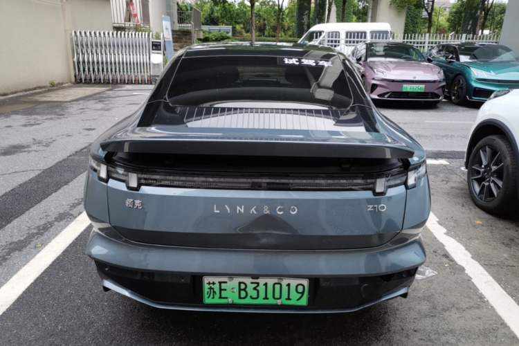 Used Lynk & Co Z10 2025 95 kWh 702 km All-Wheel Drive Intelligent Driving Ultra Rear