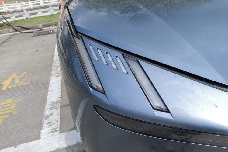 Used Lynk & Co Z10 2025 95 kWh 702 km All-Wheel Drive Intelligent Driving Ultra Right Front Headlight