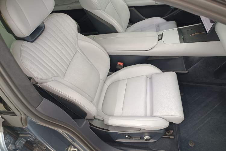 Used Lynk & Co Z10 2025 95 kWh 702 km All-Wheel Drive Intelligent Driving Ultra Right Front Seat