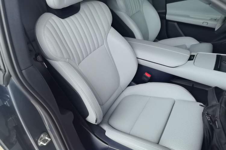 Used Lynk & Co Z10 2025 95 kWh 702 km All-Wheel Drive Intelligent Driving Ultra Right Front Seat