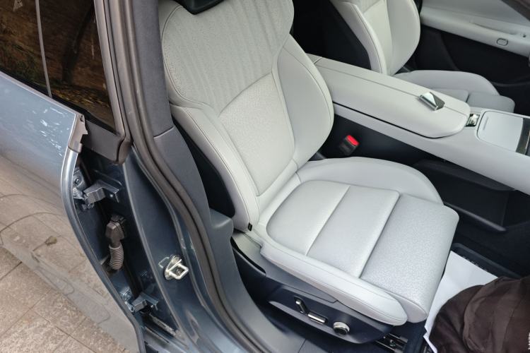 Used Lynk & Co Z10 2025 95 kWh 702 km All-Wheel Drive Intelligent Driving Ultra Right Front Seat