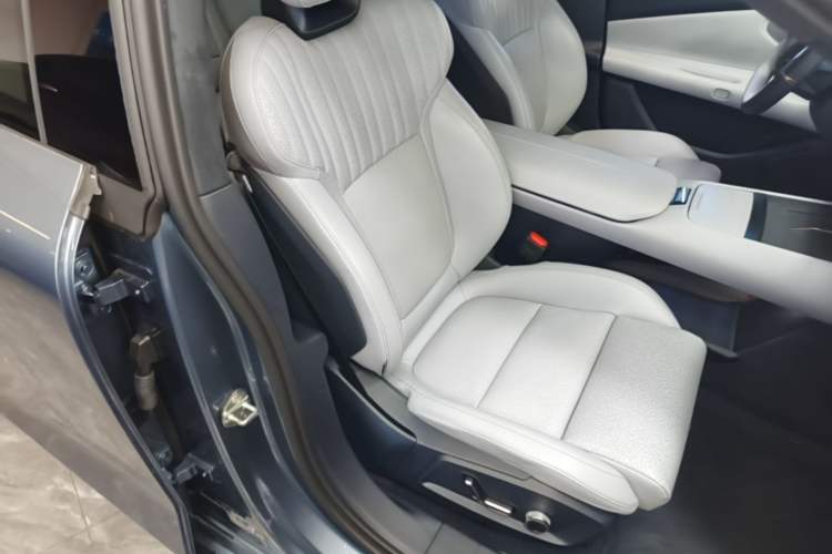 Used Lynk & Co Z10 2025 95 kWh 702 km All-Wheel Drive Intelligent Driving Ultra Right Front Seat