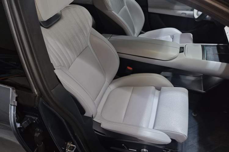 Used Lynk & Co Z10 2025 95 kWh 702 km All-Wheel Drive Intelligent Driving Ultra Right Front Seat