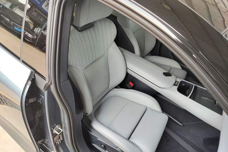 Used Lynk & Co Z10 2025 95 kWh 702 km All-Wheel Drive Intelligent Driving Ultra Right Front Seat