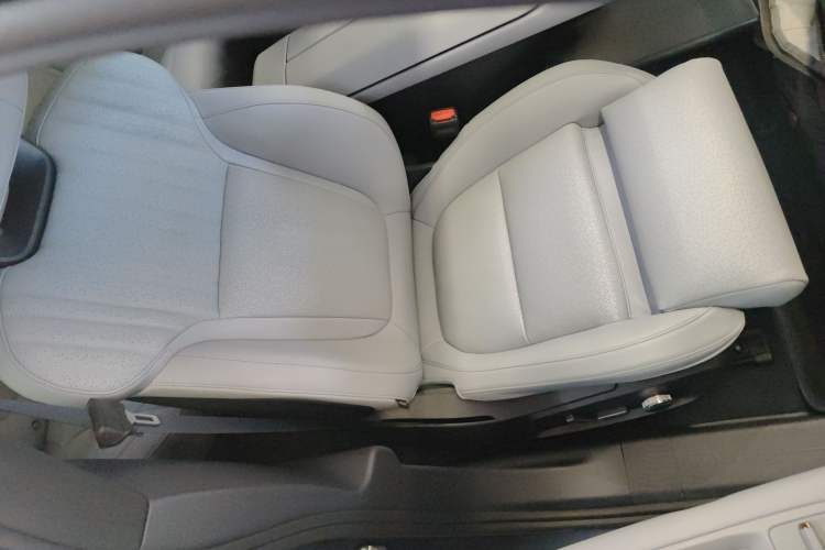 Used Lynk & Co Z10 2025 95 kWh 702 km All-Wheel Drive Intelligent Driving Ultra Right Front Seat