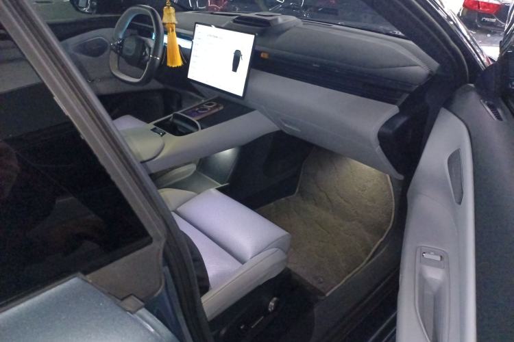 Used Lynk & Co Z10 2025 95 kWh 702 km All-Wheel Drive Intelligent Driving Ultra Right Front Seat