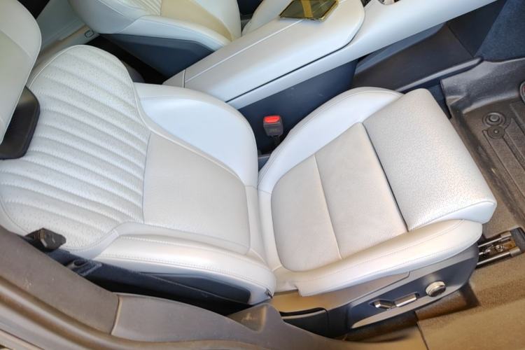 Used Lynk & Co Z10 2025 95 kWh 702 km All-Wheel Drive Intelligent Driving Ultra Right Front Seat