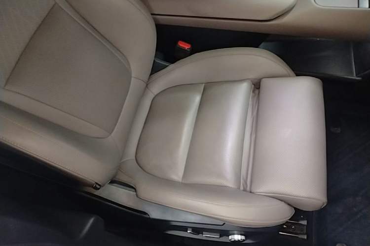 Used Lynk & Co Z10 2025 95 kWh 702 km All-Wheel Drive Intelligent Driving Ultra Right Front Seat