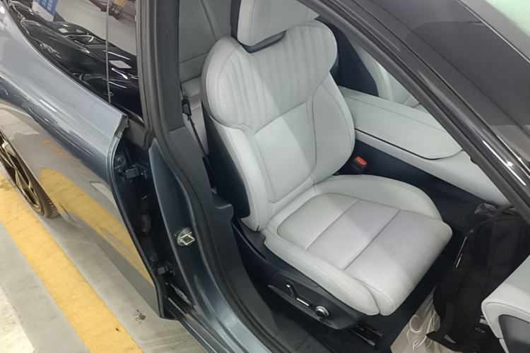 Used Lynk & Co Z10 2025 95 kWh 702 km All-Wheel Drive Intelligent Driving Ultra Right Front Seat