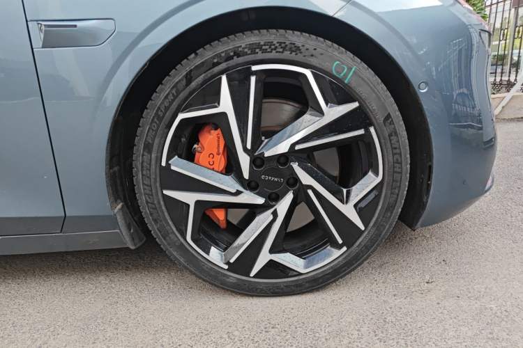 Used Lynk & Co Z10 2025 95 kWh 702 km All-Wheel Drive Intelligent Driving Ultra Right Front Wheel Hub