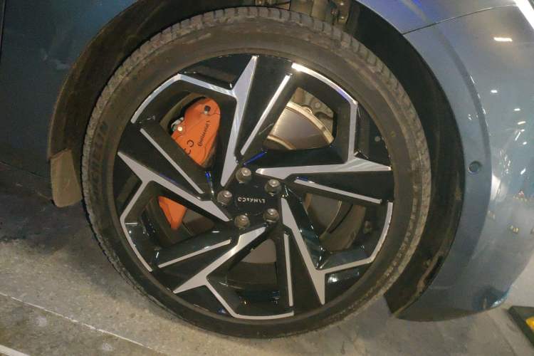 Used Lynk & Co Z10 2025 95 kWh 702 km All-Wheel Drive Intelligent Driving Ultra Right Front Wheel Hub
