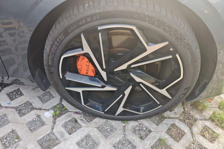 Used Lynk & Co Z10 2025 95 kWh 702 km All-Wheel Drive Intelligent Driving Ultra Right Front Wheel Hub