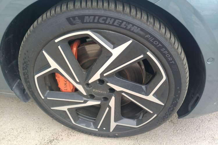 Used Lynk & Co Z10 2025 95 kWh 702 km All-Wheel Drive Intelligent Driving Ultra Right Front Wheel Hub
