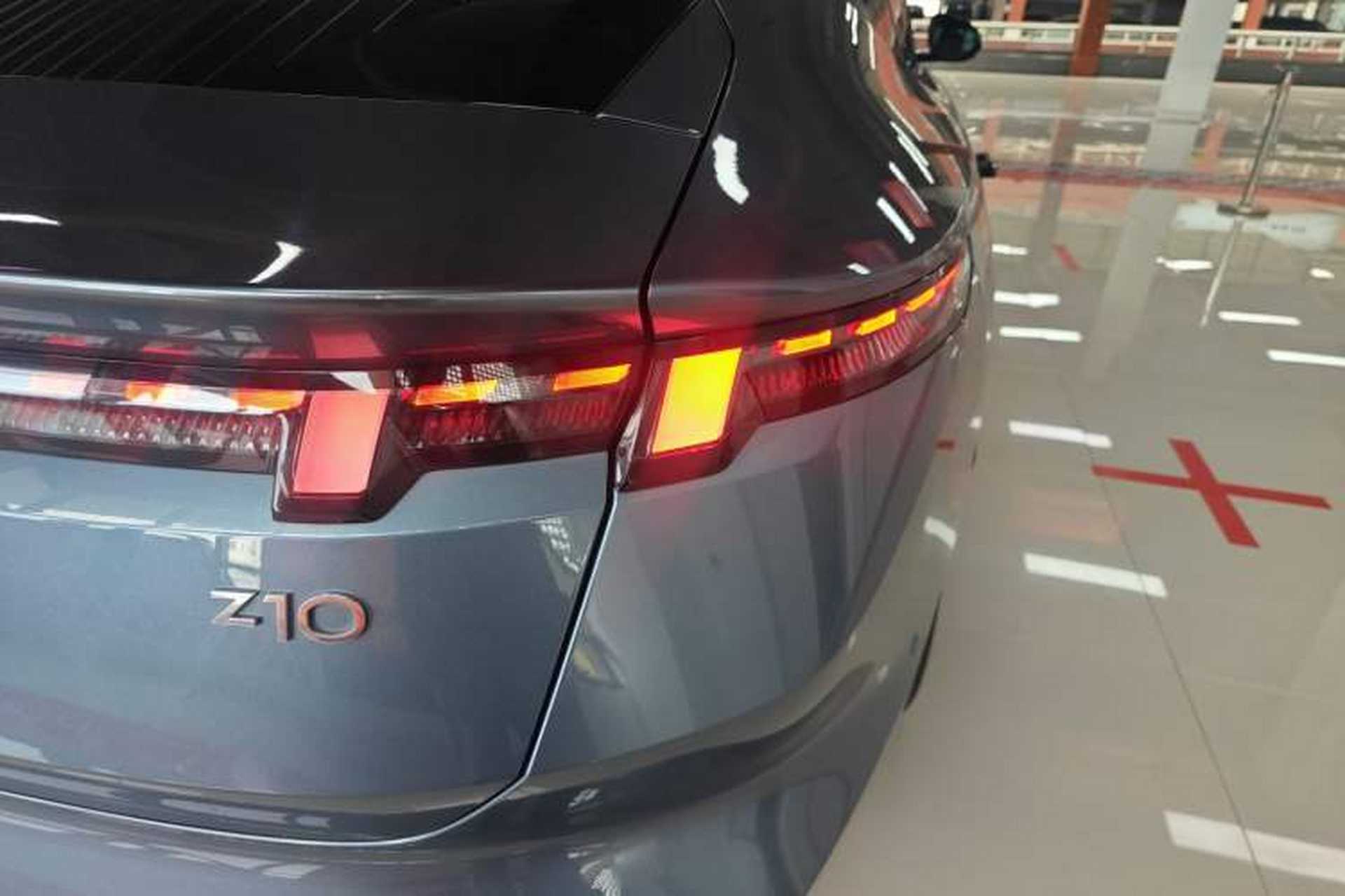 Used Lynk & Co Z10 2025 95 kWh 806 km Range Rear-Wheel Drive Advanced Driver-Assistance System Max Right Rear Taillight