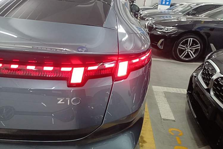 Used Lynk & Co Z10 2025 95 kWh 702 km All-Wheel Drive Intelligent Driving Ultra Right Rear Taillight