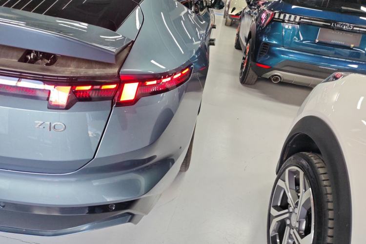 Used Lynk & Co Z10 2025 95 kWh 702 km All-Wheel Drive Intelligent Driving Ultra Right Rear Taillight
