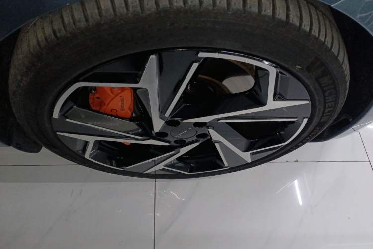 Used Lynk & Co Z10 2025 95 kWh 702 km All-Wheel Drive Intelligent Driving Ultra Right Rear Wheel Hub