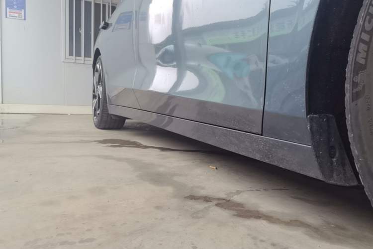 Used Lynk & Co Z10 2025 95 kWh 702 km All-Wheel Drive Intelligent Driving Ultra Right Side Sill