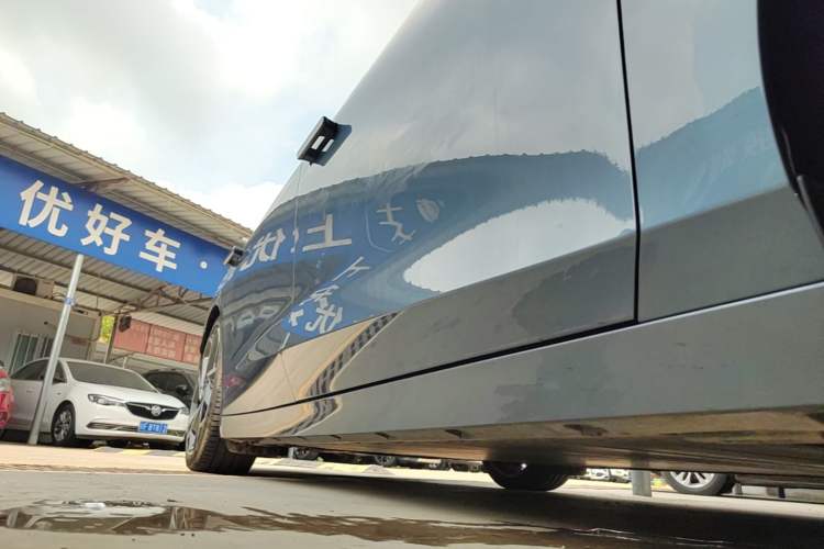 Used Lynk & Co Z10 2025 95 kWh 702 km All-Wheel Drive Intelligent Driving Ultra Right Side Sill