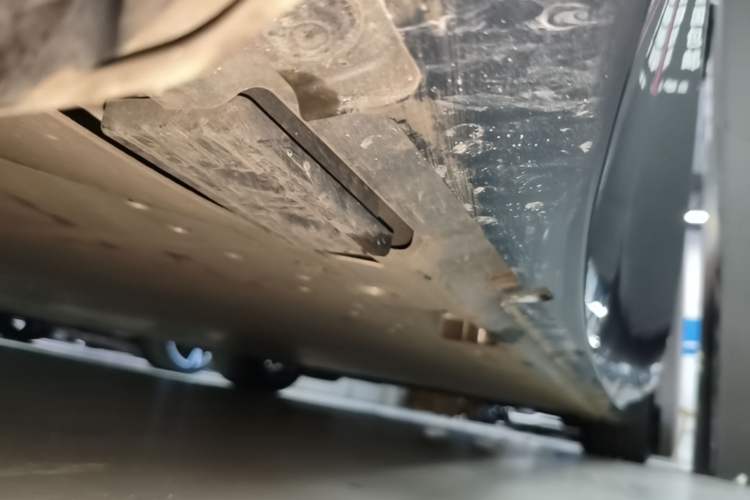 Used Lynk & Co Z10 2025 95 kWh 702 km All-Wheel Drive Intelligent Driving Ultra Right Side Sill