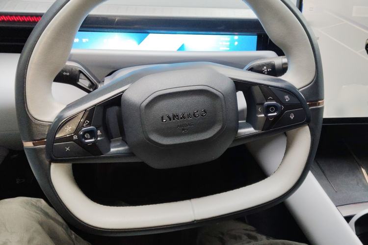 Used Lynk & Co Z10 2025 95 kWh 702 km All-Wheel Drive Intelligent Driving Ultra Steering Wheel