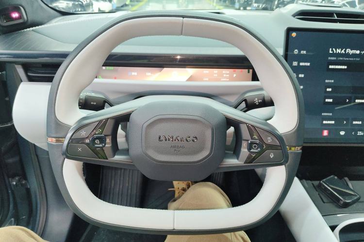Used Lynk & Co Z10 2025 95 kWh 702 km All-Wheel Drive Intelligent Driving Ultra Steering Wheel