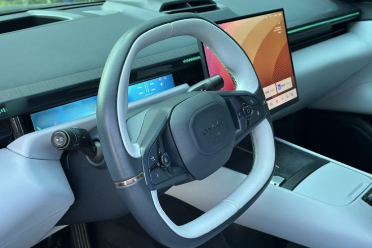 Used Lynk & Co Z10 2025 95 kWh 702 km All-Wheel Drive Intelligent Driving Ultra Steering Wheel