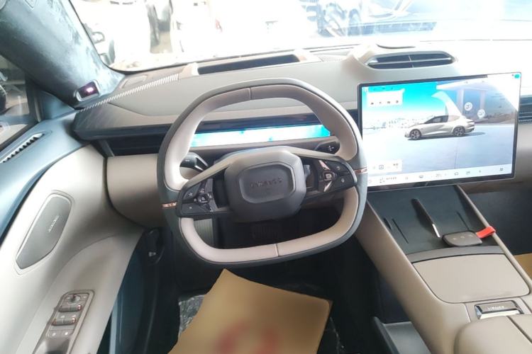 Used Lynk & Co Z10 2025 95 kWh 702 km All-Wheel Drive Intelligent Driving Ultra Steering Wheel