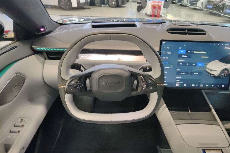 Used Lynk & Co Z10 2025 95 kWh 702 km All-Wheel Drive Intelligent Driving Ultra Steering Wheel
