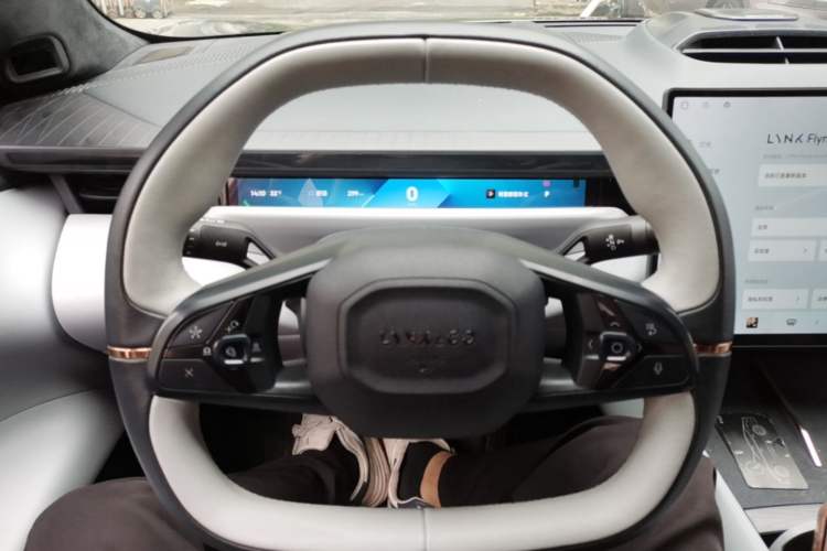 Used Lynk & Co Z10 2025 95 kWh 702 km All-Wheel Drive Intelligent Driving Ultra Steering Wheel