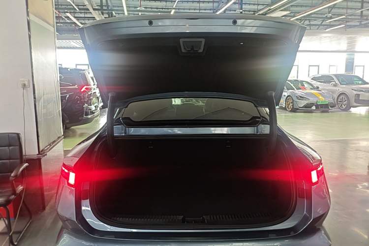 Used Lynk & Co Z10 2025 95 kWh 702 km All-Wheel Drive Intelligent Driving Ultra Trunk