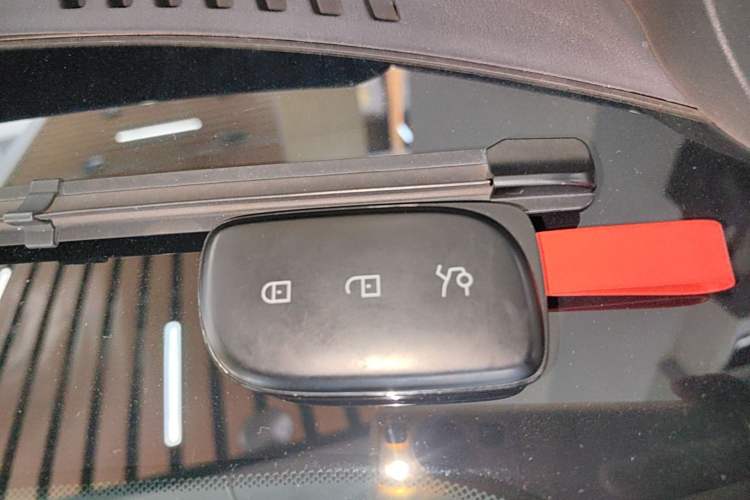Used Lynk & Co Z10 2025 95 kWh 702 km All-Wheel Drive Intelligent Driving Ultra Vehicle Key