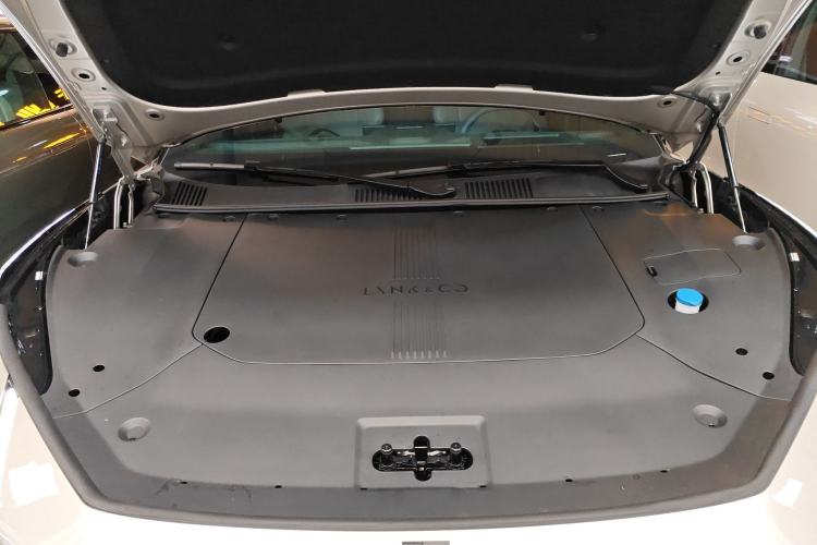 Used Lynk & Co Z10 2025 95 kWh 766 km Range Rear-Wheel Drive Max Engine Bay