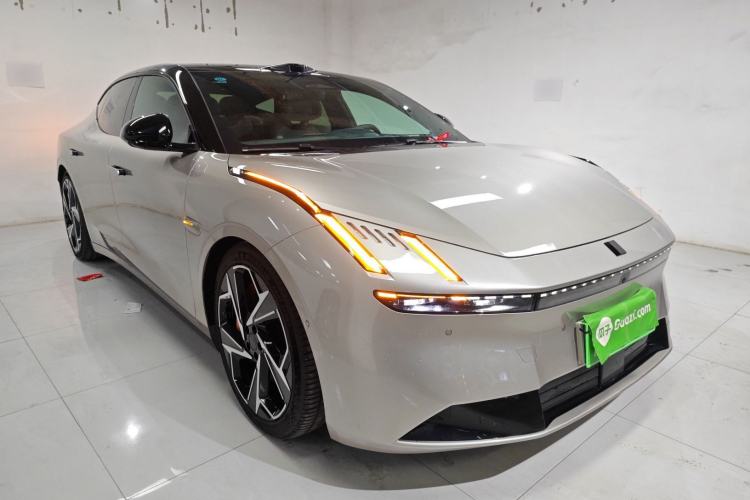 Used Lynk & Co Z10 2025 95 kWh 702 km All-Wheel Drive Intelligent Driving Ultra Front Right 45 Deg