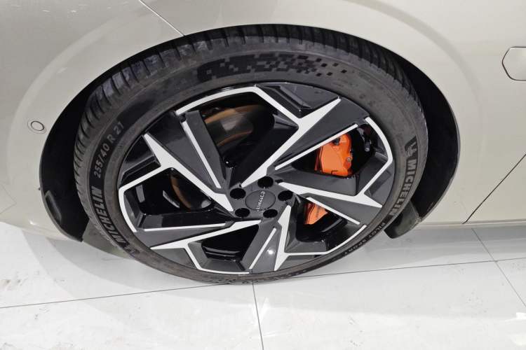 Used Lynk & Co Z10 2025 95 kWh 702 km All-Wheel Drive Intelligent Driving Ultra Left Front Wheel Hub