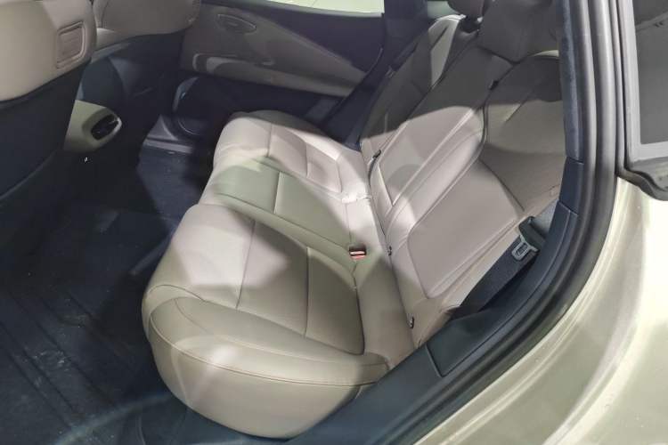 Used Lynk & Co Z10 2025 95 kWh 702 km All-Wheel Drive Intelligent Driving Ultra Left Rear Seat