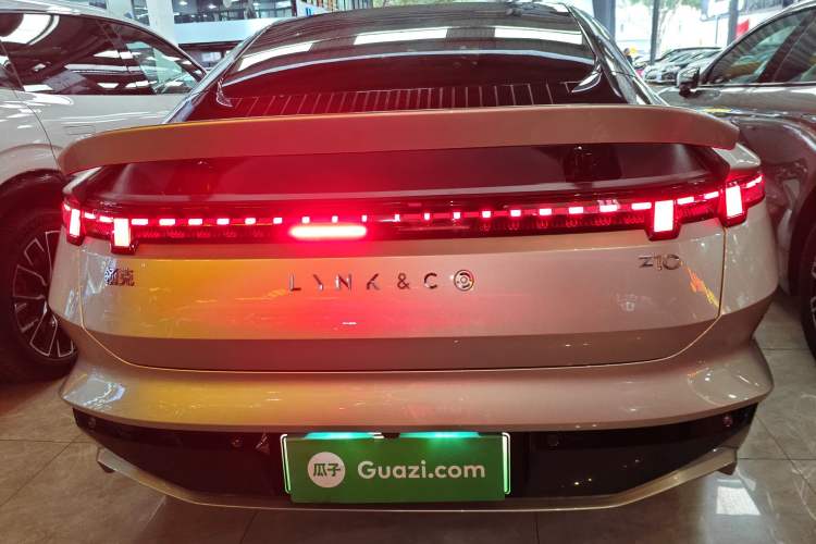 Used Lynk & Co Z10 2025 95 kWh 766 km Range Rear-Wheel Drive Max Rear