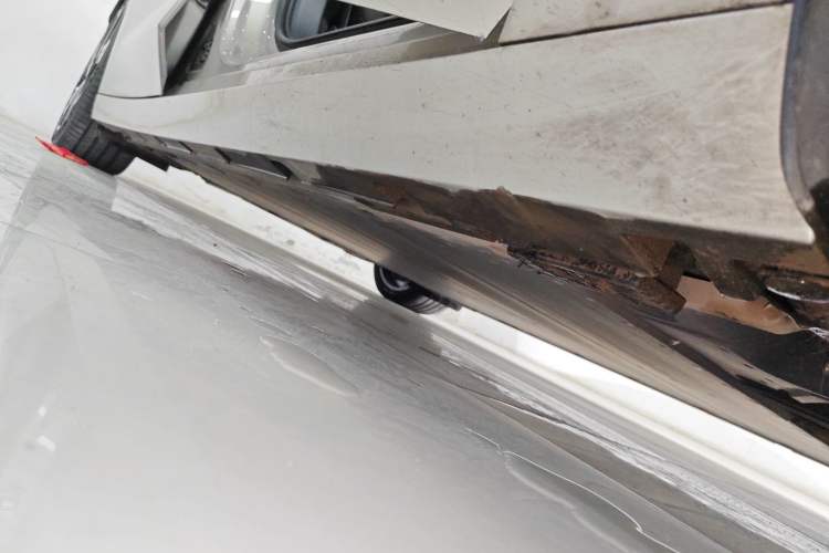 Used Lynk & Co Z10 2025 95 kWh 702 km All-Wheel Drive Intelligent Driving Ultra Right Side Sill