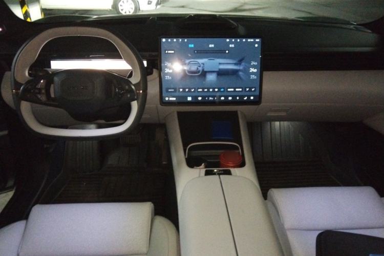 Used Lynk & Co Z10 2025 95 kWh 702 km All-Wheel Drive Intelligent Driving Ultra Center Console
