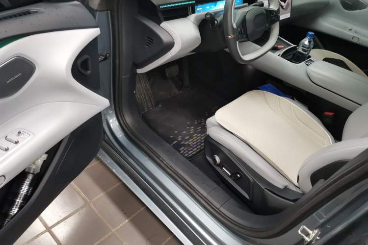 Used Lynk & Co Z10 2025 95 kWh 702 km All-Wheel Drive Intelligent Driving Ultra Driver Seat