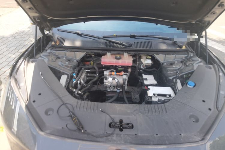 Used Lynk & Co Z10 2025 95 kWh 766 km Range Rear-Wheel Drive Max Engine Bay